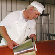 Pit Pfohl Allgaeuer Emmentalerkaeserei Leupolz.jpg