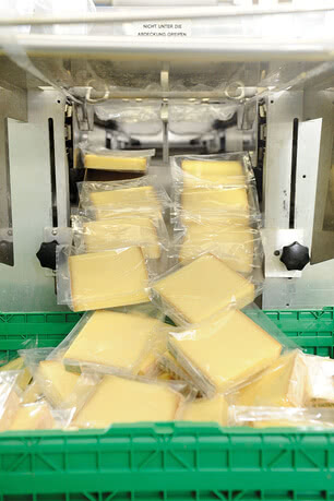 15 OEMA Schneiden Verpacken.jpg
